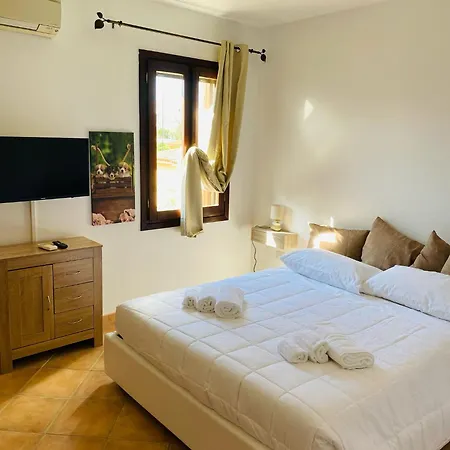 Guest house Niki's House Garden Olbia